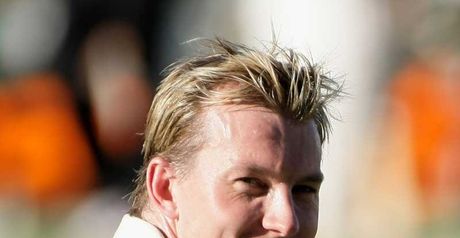 Lee: Three wickets