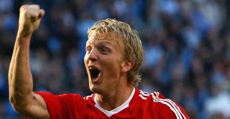 Kuyt celebrates his late winner