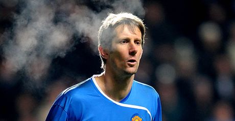 Van der Sar: Eager for prize