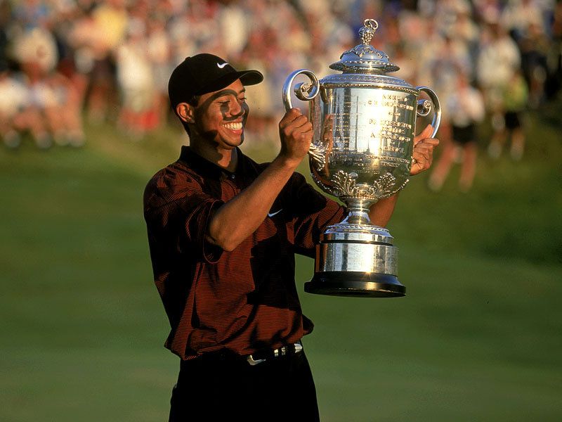 Woods became the first player to successfully defend his title since the change of format in 1958.