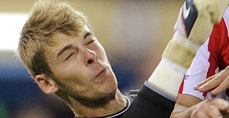 De Gea: Signs new deal