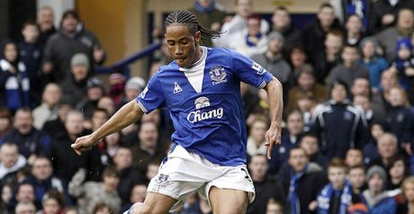 Pienaar: Yet to agree new deal