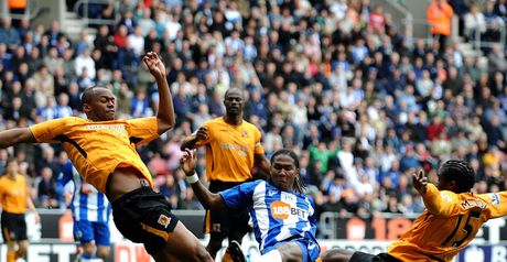 Rodallega shoots at goal