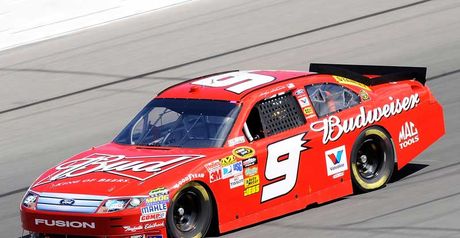 Kahne: pole in Kansas