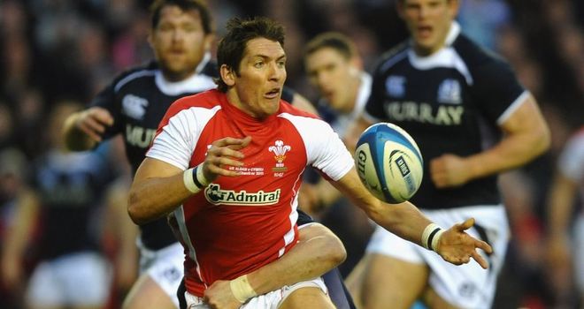 Hook: Back at fly-half