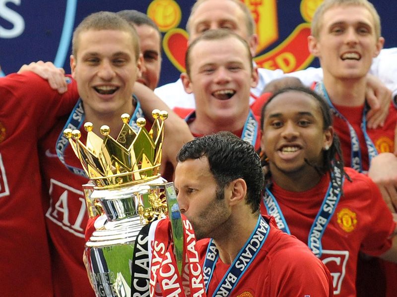 Giggs collects the Premier League trophy