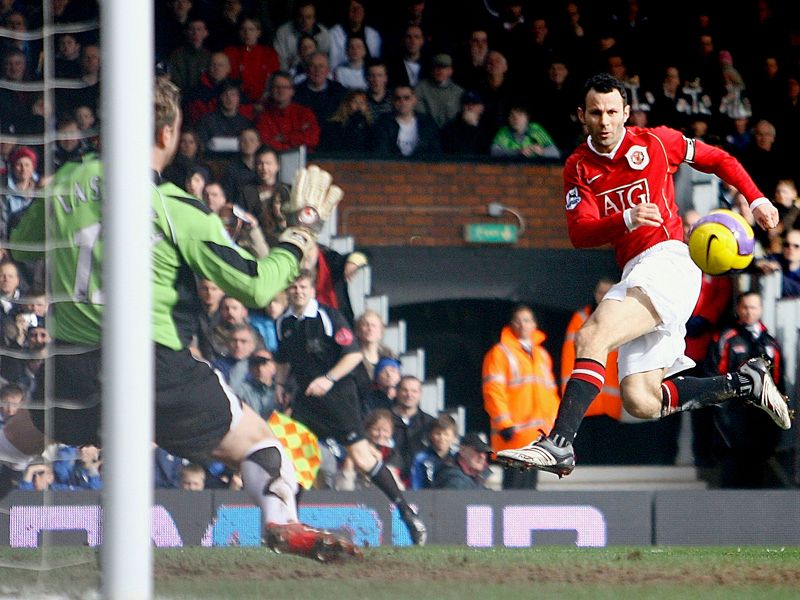 Giggs scored a crucial volley in the away win at Fulham in 2007
