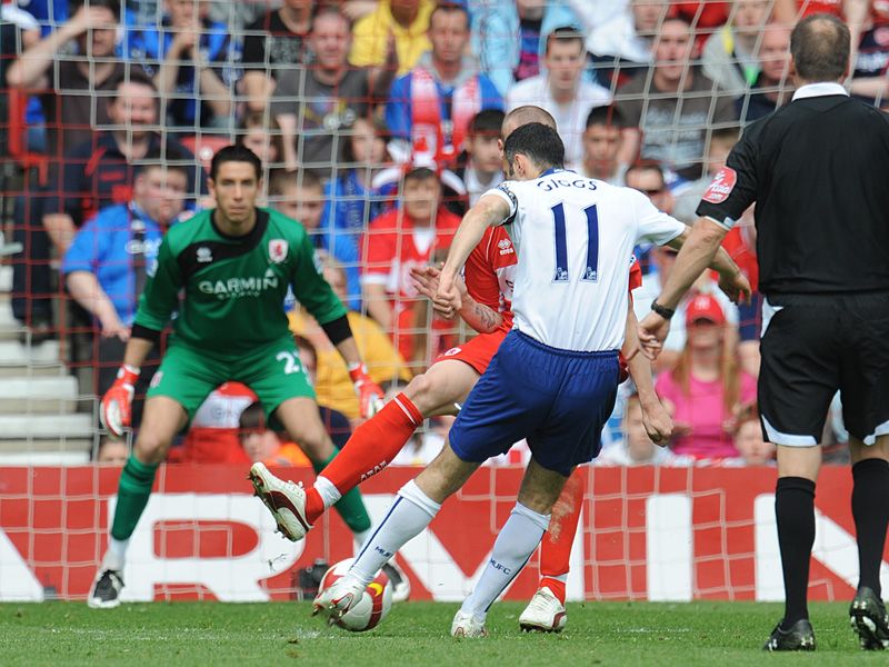 Giggs scored a crucial goal for United in a win at Middlesbrough on their way to the title in 2009