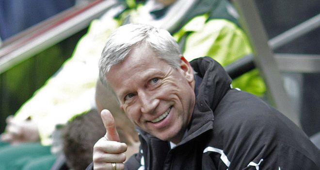 Pardew: Looking to sign a left back and a striker