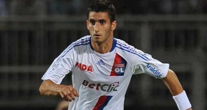 Maxime Gonalons: Graduated out of the academy ranks at Stade Gerland