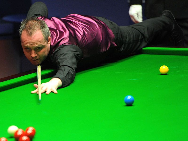 Higgins attempts to get amongst the reds