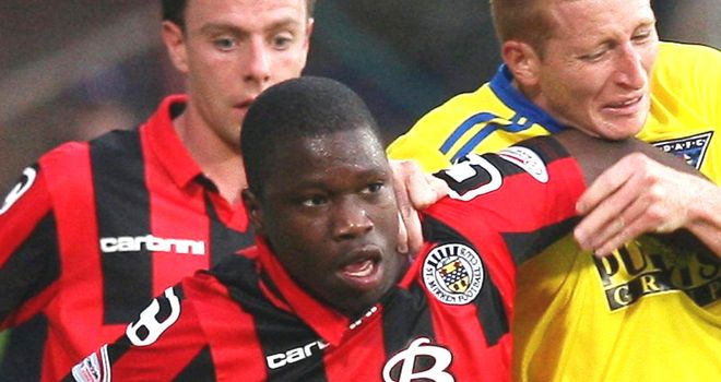 Hasselbaink (left): Fired wide when through on goal