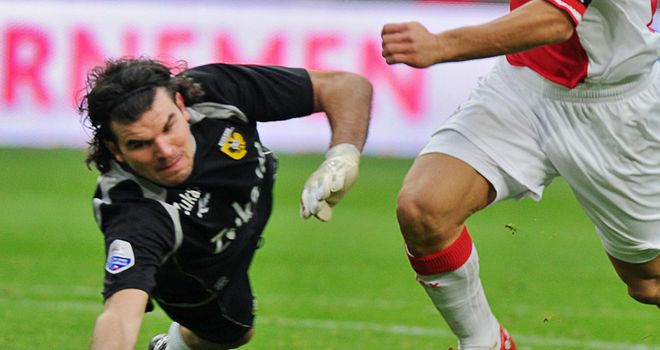 Velthuizen: Poised to return to Vitesse on one-year deal