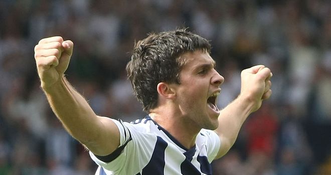 Shane Long: Knee injury is set to rule him out of Euro 2012 play-offs