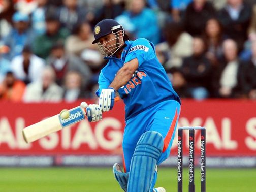 MS Dhoni: Wants no distractions
