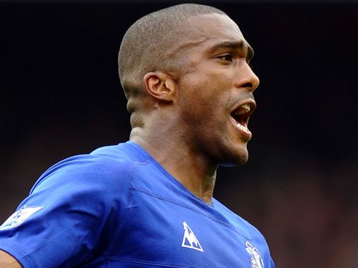 Distin: Contract talks