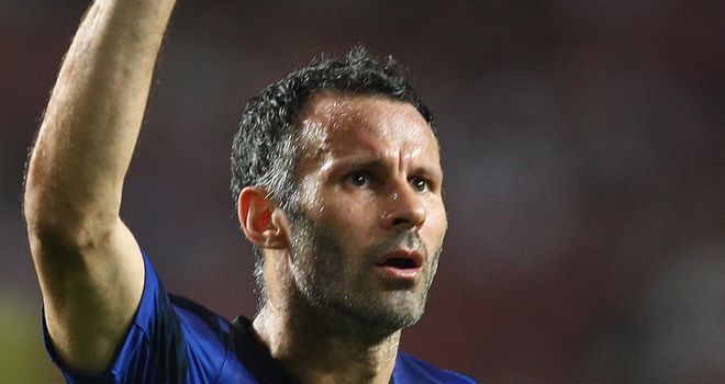 Giggs: A legend, according to Evra and the best player the full-back has played alongside
