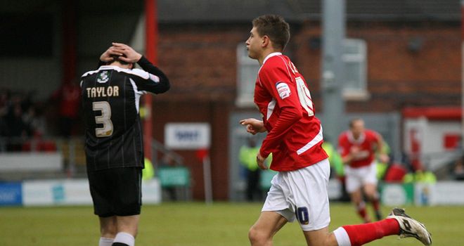 Shaun-Miller-Port-Vale-celeb-2011_2656111.jpg