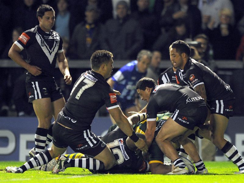 Tony Williams barged over for a try as Australia raced into a 16-0 lead.