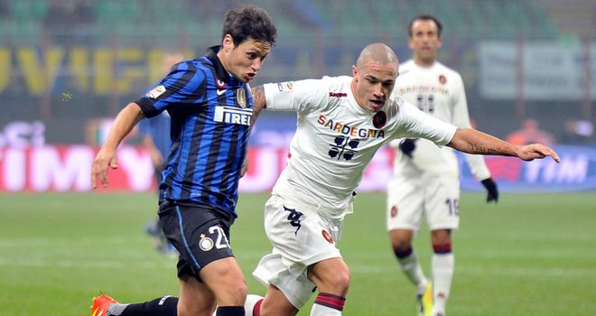 Mauro Zarate: Looks set to stay in Italy after interest from Tottenham