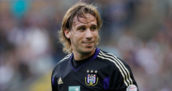 Lucas Biglia: Claims to have held talks with Arsenal about move to north London