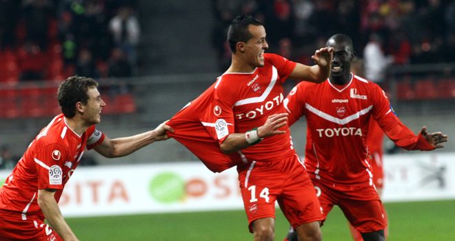 Foued Kadir: Double strike