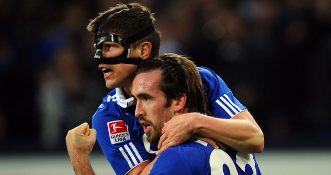 Christian Fuchs: Under contract at Schalke until the summer of 2015