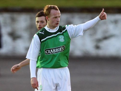 Cowdenbeath-v-Hibernian-Leigh-Griffiths-pa_2699562.jpg