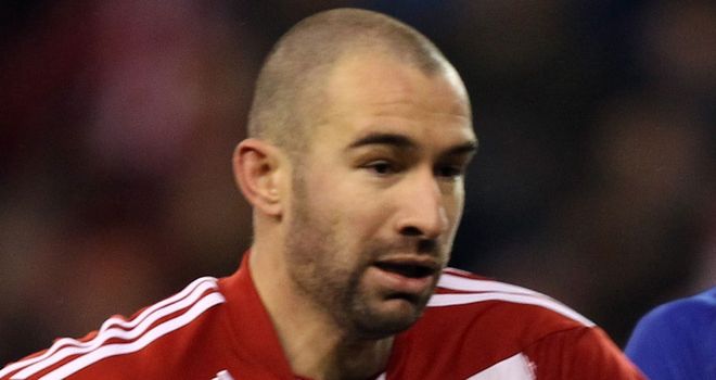 Danny Higginbotham: Signs for Forest on loan