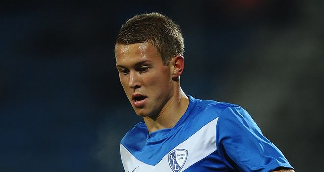 Matthias Ostrzolek: Joins Augsburg for an undisclosed fee