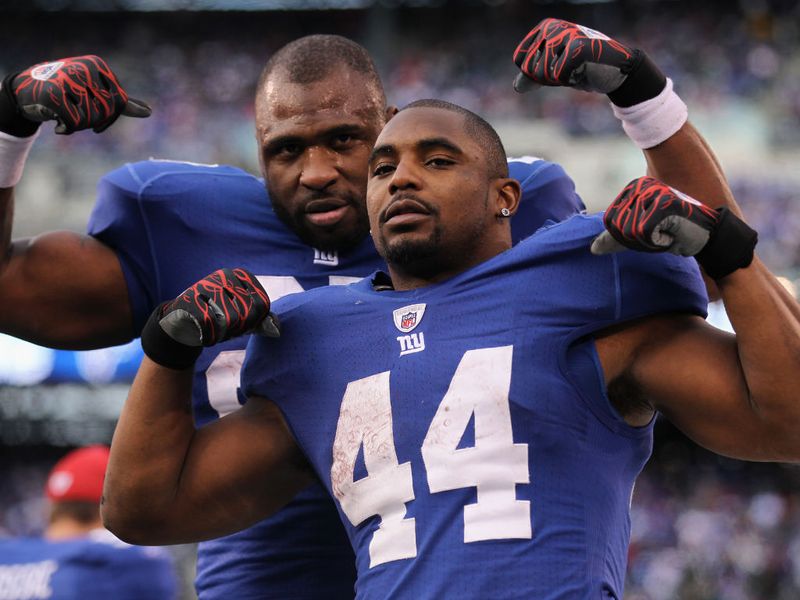 Brandon Jacobs and Ahmad Bradshaw flexed their muscles against the Falcons.