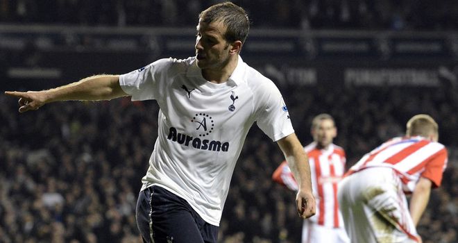 Rafael van der Vaart: Confident Tottenham can see off Arsenal in the race for third place