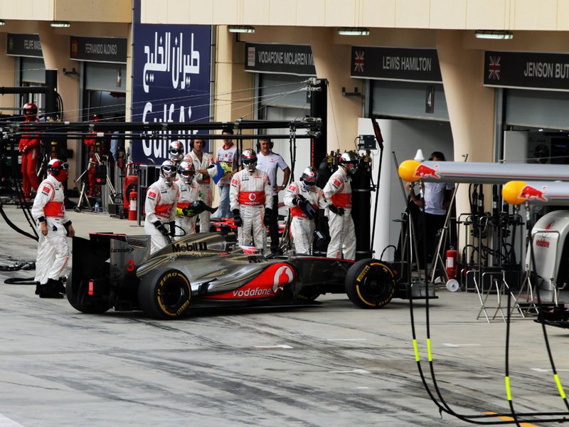 Jenson Button retires from the race