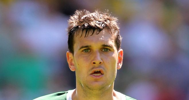 Ian Murray: Hibernian captain has been released and the midfielder was expecting the news