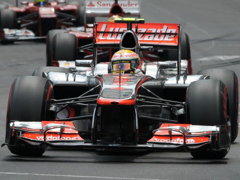 Lewis Hamilton lost time in the pits again