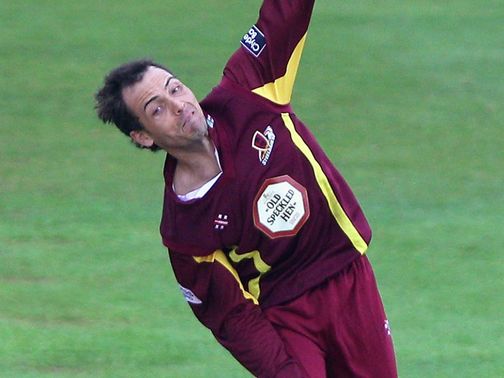 Con de Lange: Signed extended deal