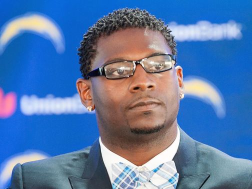 LaDainian Tomlinson: Announces retirement