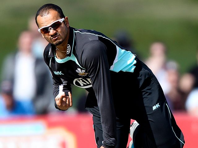Murali Kartik: Took three wickets for Surrey