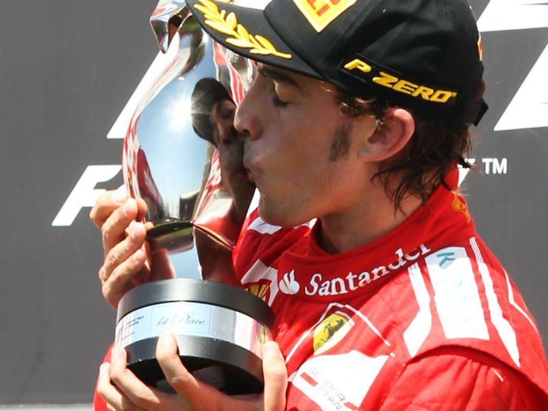Alonso celebrates