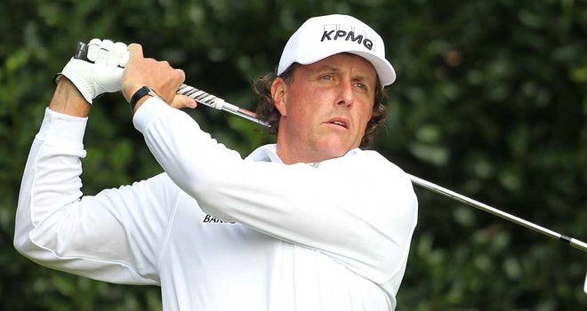 Phil Mickelson: urged the authorities not to outlaw the belly and broomhandle putters