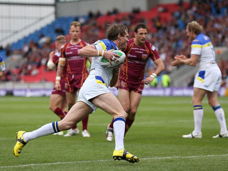 A quick passing move allowed Hodgson, who had produced some fantastic work with the boot, to claim a deserved try, once again converting for two points