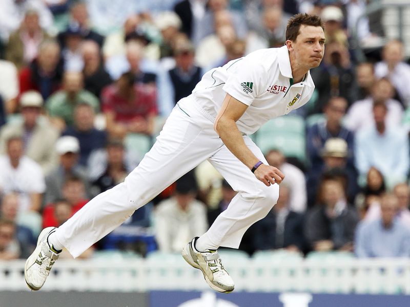 Dale Steyn steamed in but didn't manage a breakthrough.