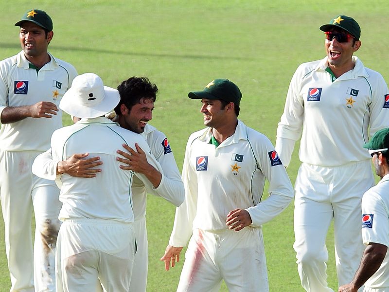 Junaid Khan celebrated after he broke the partnership, dismissing Dilshan...