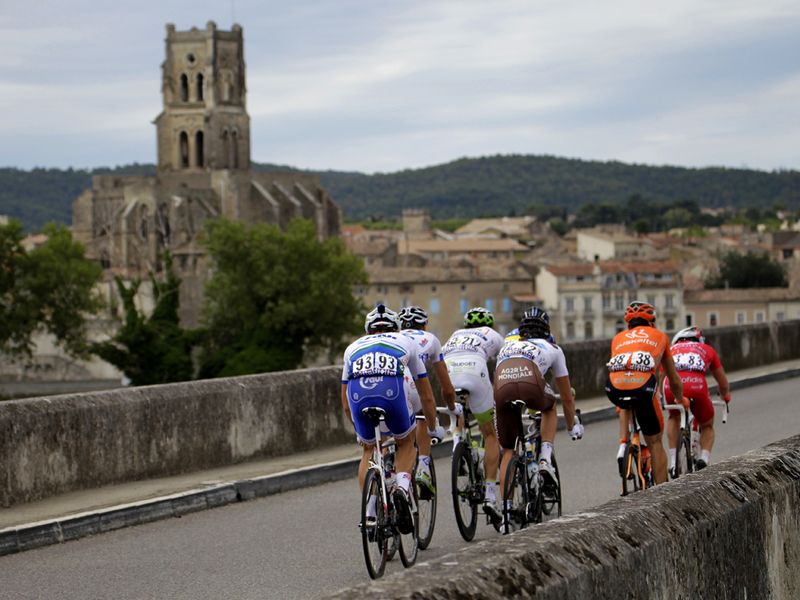 The initial breakaway went away in the first 10km