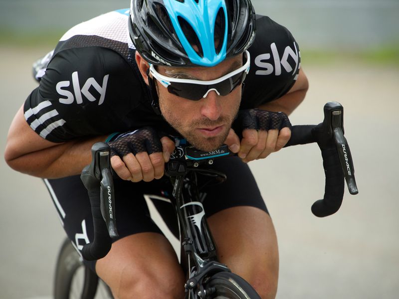 Bernhard Eisel tucks in on a descent