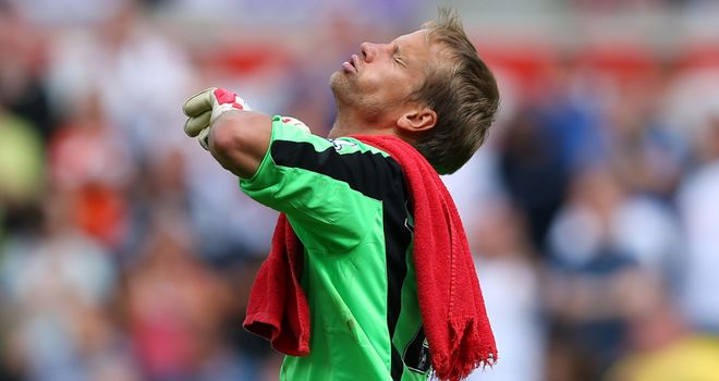 Jussi Jaaskelainen: Veteran West Ham keeper at fault for Swansea's first