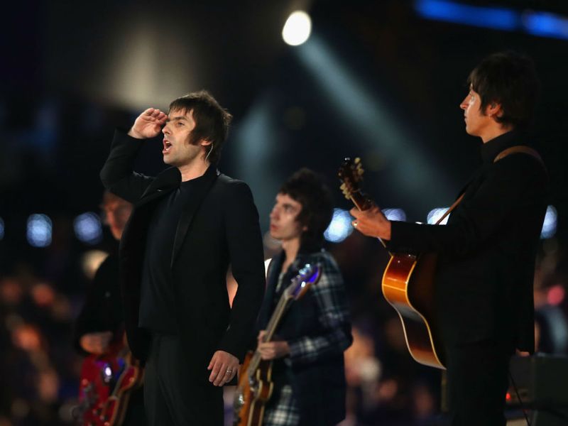 Beady Eye perform Wonderwall, accompanied by seeemingly everyone in the stadium