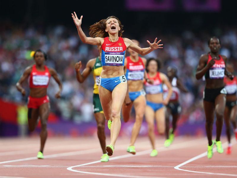 Reigning World Champion Mariya Savinova cruises to an emphatic victory in the Women's 800m final