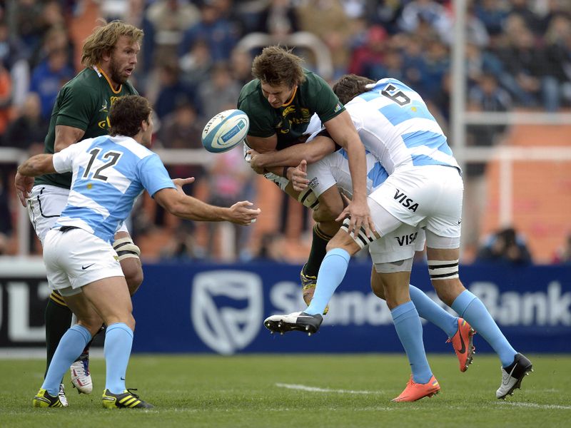 Eben Etzebeth took a heavy hit early on.