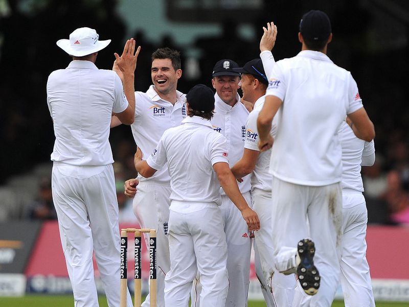 Anderson ended Duminy's stay three deliveries into the second new ball.